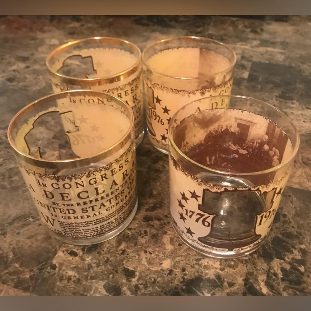 Vintage Declaration of Independence Philadelphia Glass Set